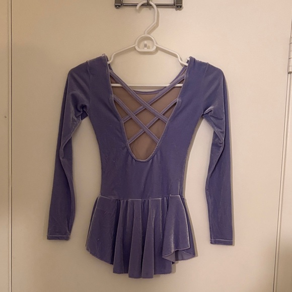 Mondor lilac/purple velvet figure skating dress child 12-14 - Picture 2 of 4